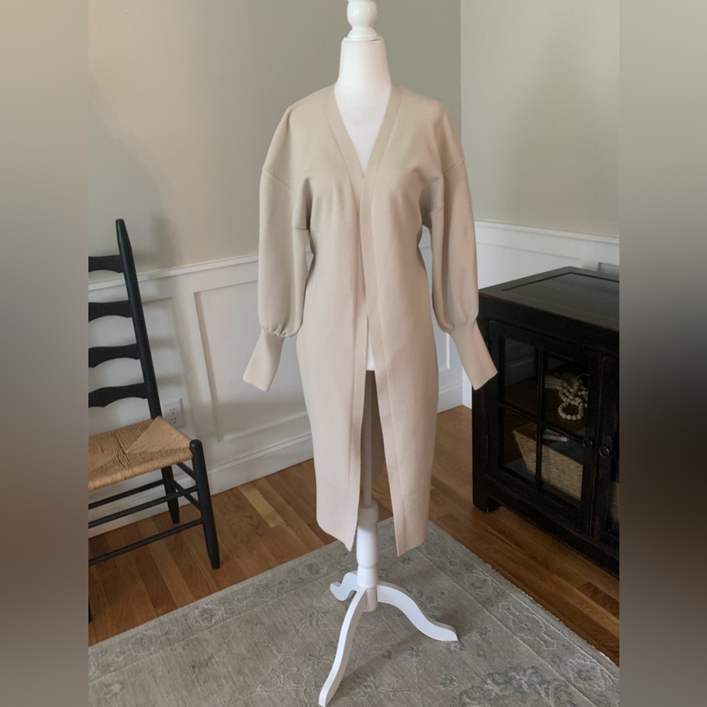 Long sweater/coat with belt. Medium weight. Gorgeous light beige color. XS